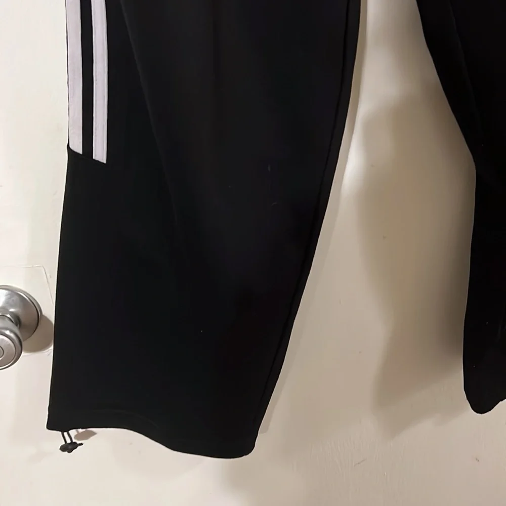 Tank black/white jacket and pants outfit